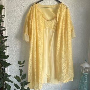 Vintage Yellow Peignoir Set - M